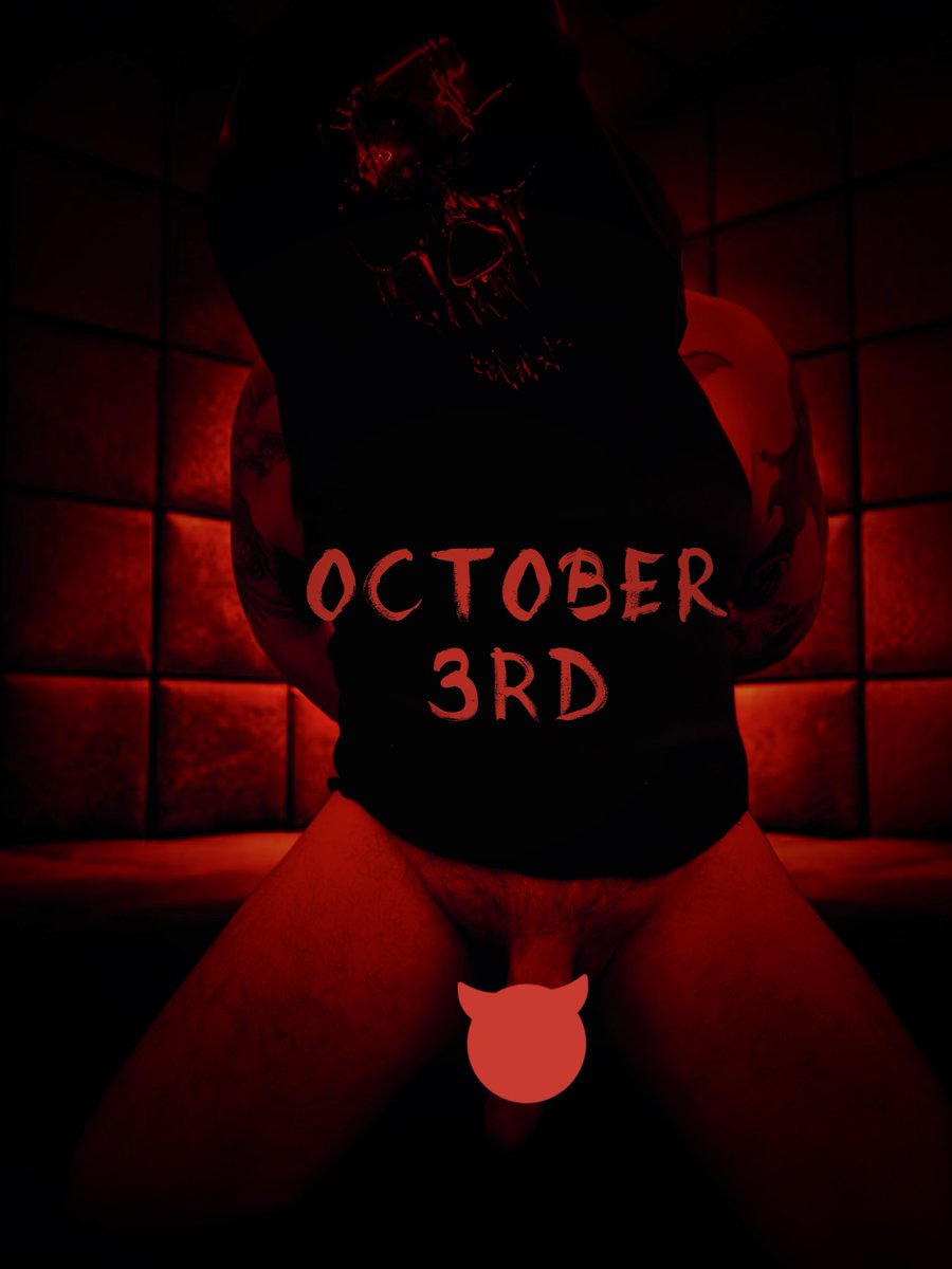 themasquesecret's tweet photo. October 3rd: Jack-o-Lantern wants to get crazy with you in his padded cell. On the floor….against the walls🎃#maskedman #masktober #darkromantic #crazyforyou #tease https://t.co/4YNA2FEfRr