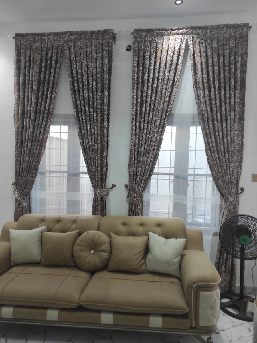 ABDULHALIM3909's tweet photo. Curtain available at gidan Alaramma kantin kwari market https://t.co/kZJ9iUuHmE