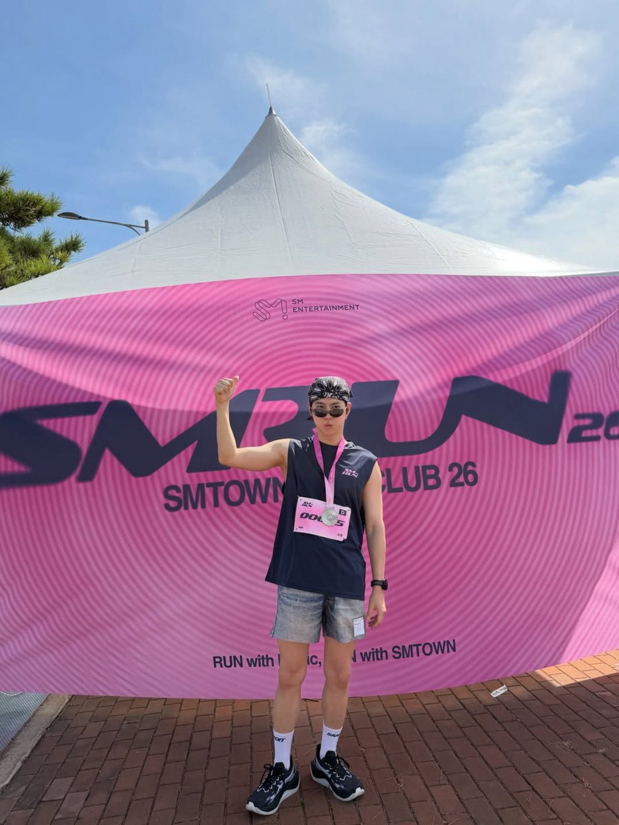 knockknock0408's tweet photo. SUHO ins

SM RUN26🏃‍♂️🏃‍♀️🏃💕 https://t.co/h3G8JD9sI2
