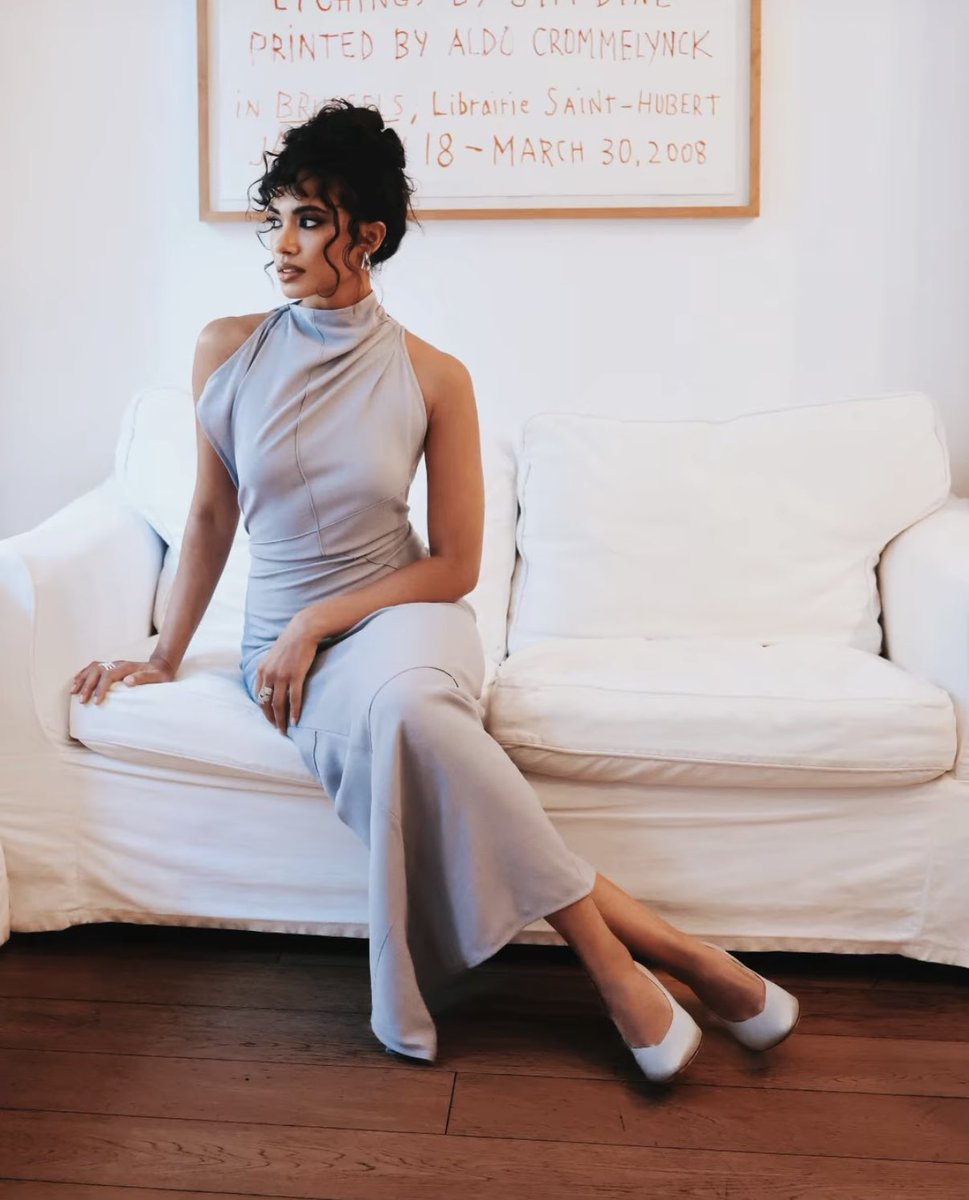 supriyafiles's tweet photo. Supriya Ganesh stuns in Victoria Beckham for Paris Fashion Week 🩵💫

📸: Rayan Nohra https://t.co/Q65I8QEuvh