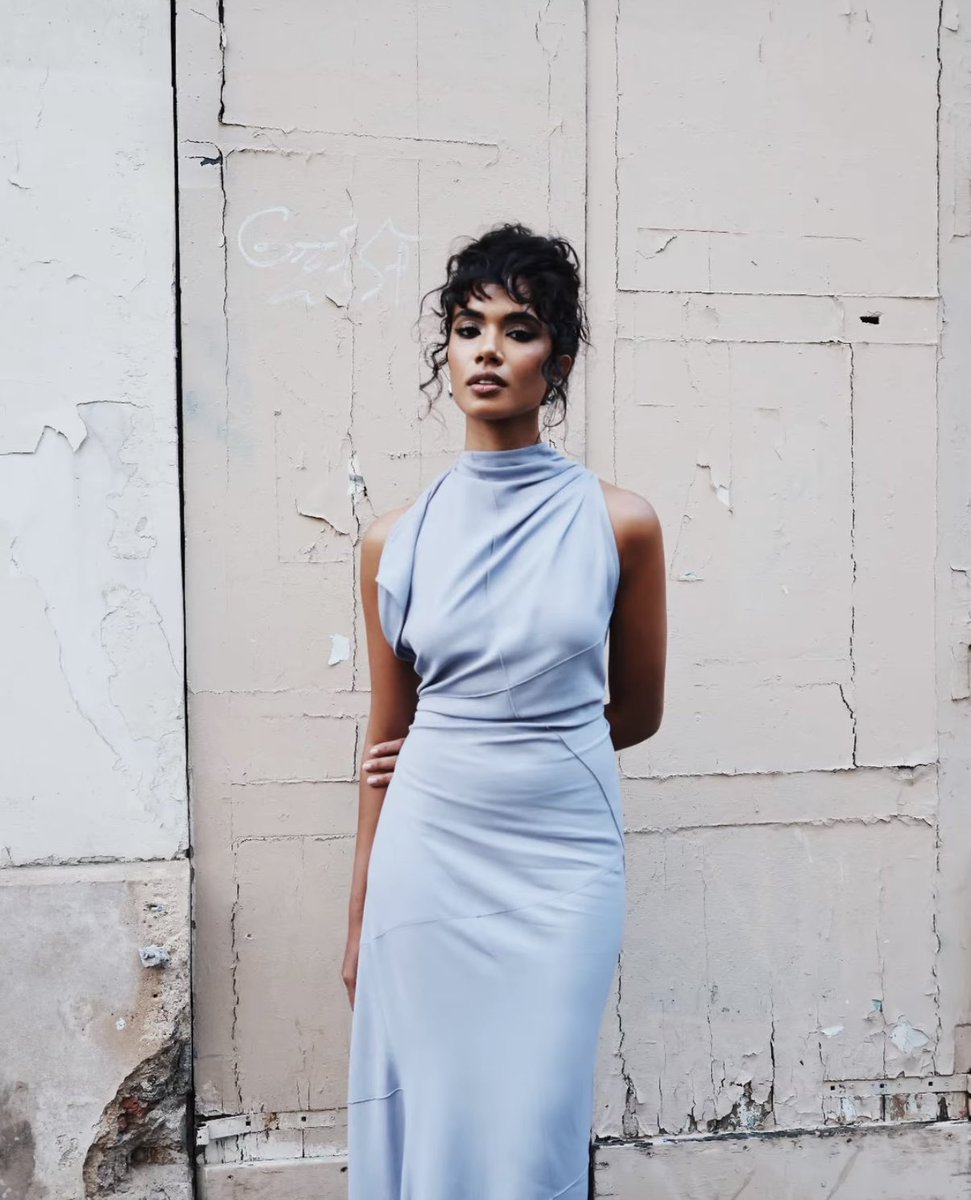 supriyafiles's tweet photo. Supriya Ganesh stuns in Victoria Beckham for Paris Fashion Week 🩵💫

📸: Rayan Nohra https://t.co/Q65I8QEuvh