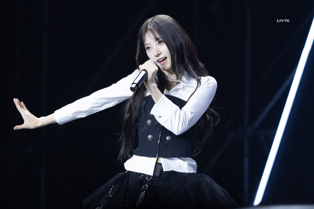 Liv_is_1011's tweet photo. 261003 입크 페스티벌

#LIV #리브 #RESCENE #리센느 https://t.co/5jtNa3JSTN