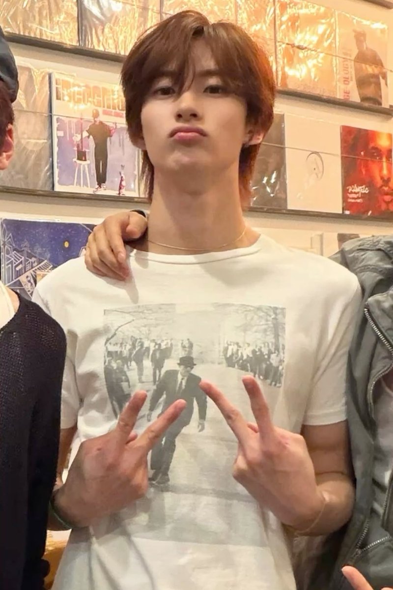 jjongmew's tweet photo. hi boyfie 😳💘

 (dw yall i aint cheating jay and i are married.) https://t.co/wMo0EsgzNo