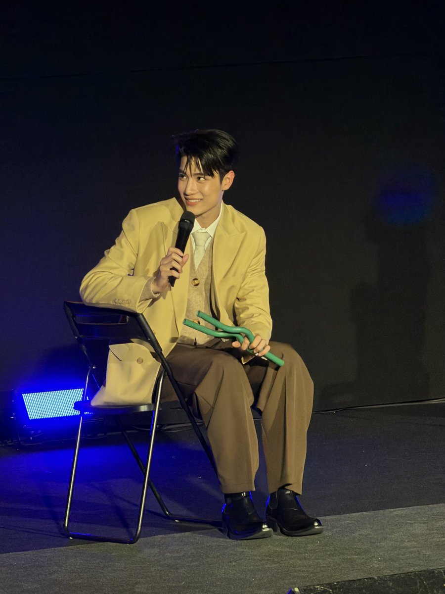 witch_drama's tweet photo. He knows what to do when he wants something. 

#InnOngsaFM_Milan 
#InnOngsa https://t.co/r5tD4uxwSz