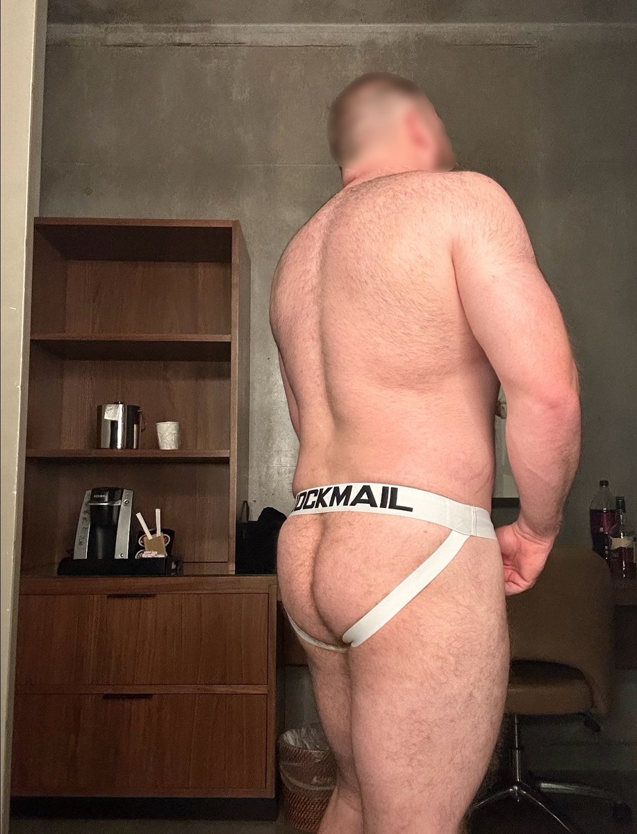 MaskedMarriedBt's tweet photo. Hey guys 👋 43, married &amp; bi. My wife knows I’m into men and is totally cool with it. When I’m not at the gym, fishing or camping, I’m usually exploring this side of me. 🩷💜💙 

And yes, I have a 🌶️ page to! 😈 https://t.co/kEKE80cOxm