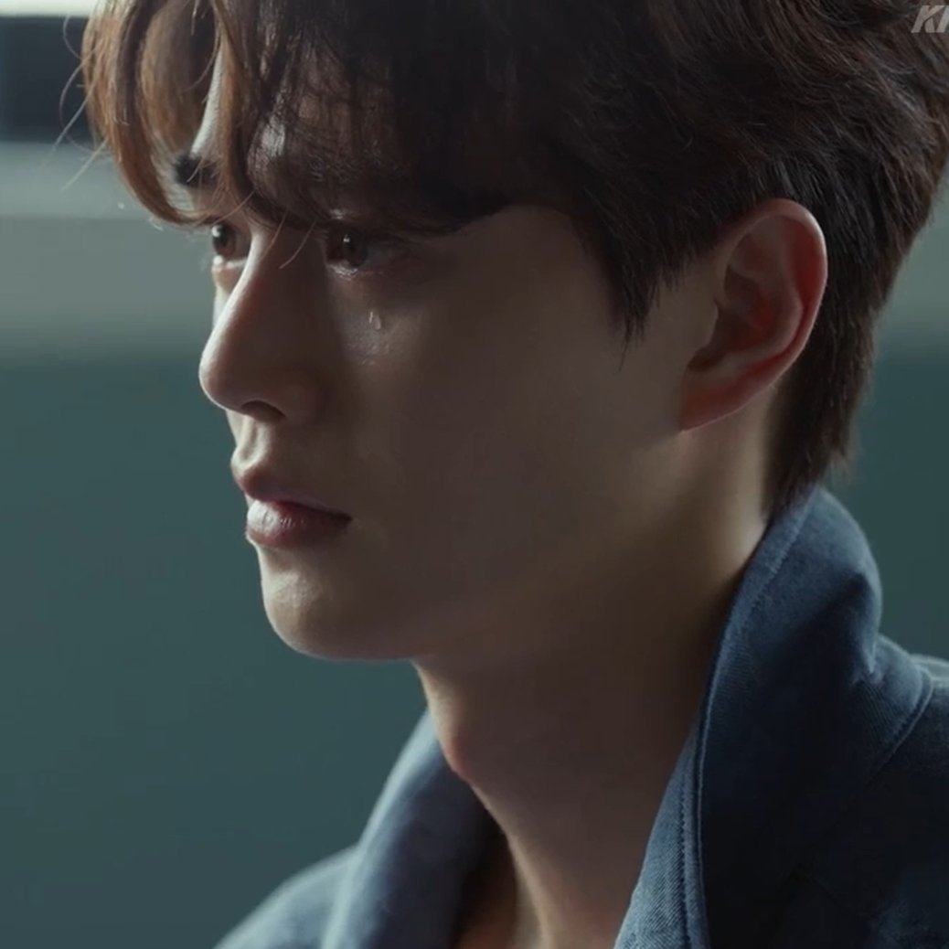 muziqis's tweet photo. song kang cries so prettily how does anyone ever stay mad at him https://t.co/9DPTimwwND