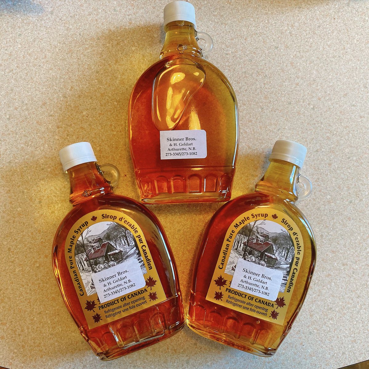 lemonmomcanada's tweet photo. How lucky are we to get the best maple syrup locally produced from members of our family 🍁😍 https://t.co/RqFpIBLJSJ