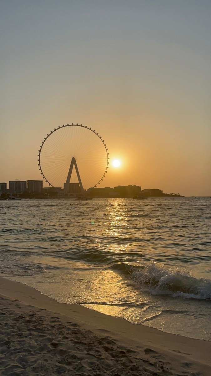 KaroshiProspect's tweet photo. Finally able to take a walk in Dubai. Not a long one tho https://t.co/Bpkg5QbMzn