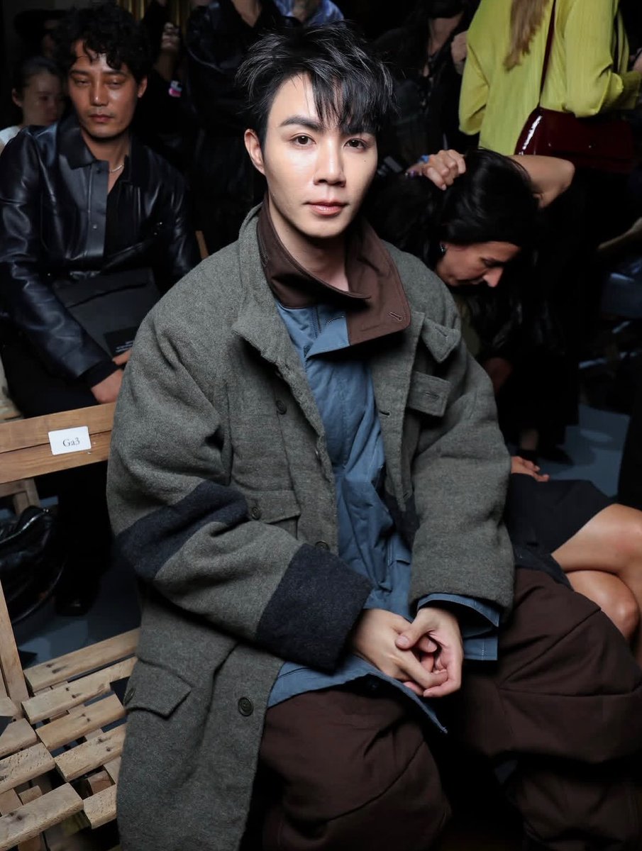 moke_moke3103's tweet photo. IG : alemode_com

🔗https://t.co/ALgD1sIYli

ZEE PRUK IN PFW 2027
#YohjiYamamotoXZeePruk
#YohjiYamamoto 
#ZeePruk @zee_pruk https://t.co/0p5nOFw5t0