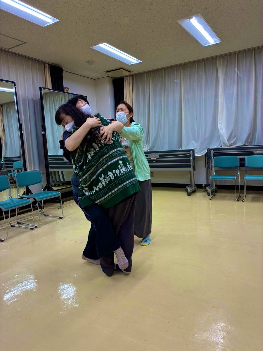 GENDANCHO's tweet photo. 稽古順調。恐縮ながらラスト台本の試行錯誤にもお付き合い頂いてしまいまして、帰宅後に大分前に考えていたものを引っ張り出して来たところ。こんなことが出来るのもラスト手前までの稽古着々のお陰様でございます。
#天国と地獄 https://t.co/9zx7SHuF9Z