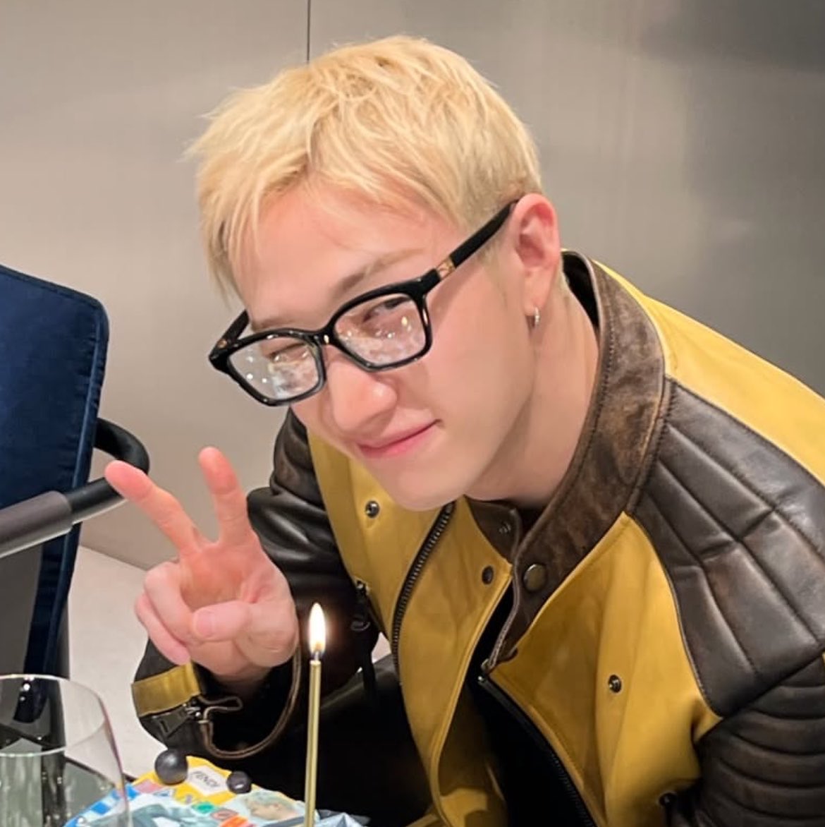 gnabnahc_luvs's tweet photo. MY LITTLE NERD 😭😭😭 https://t.co/c8CU4CCmRO