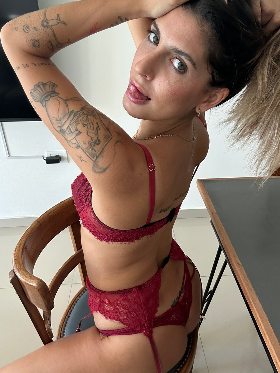tirzababe's tweet photo. אני יודעת שאתה רוצה עוד 😈 https://t.co/LRHo4WsA4Y