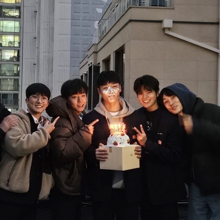 Nyammae_'s tweet photo. 약영보고나서 좀 많이 사랑해서 20만원씩 쓰는 것 같아서 무섭숩니다.. https://t.co/67KROsebXu