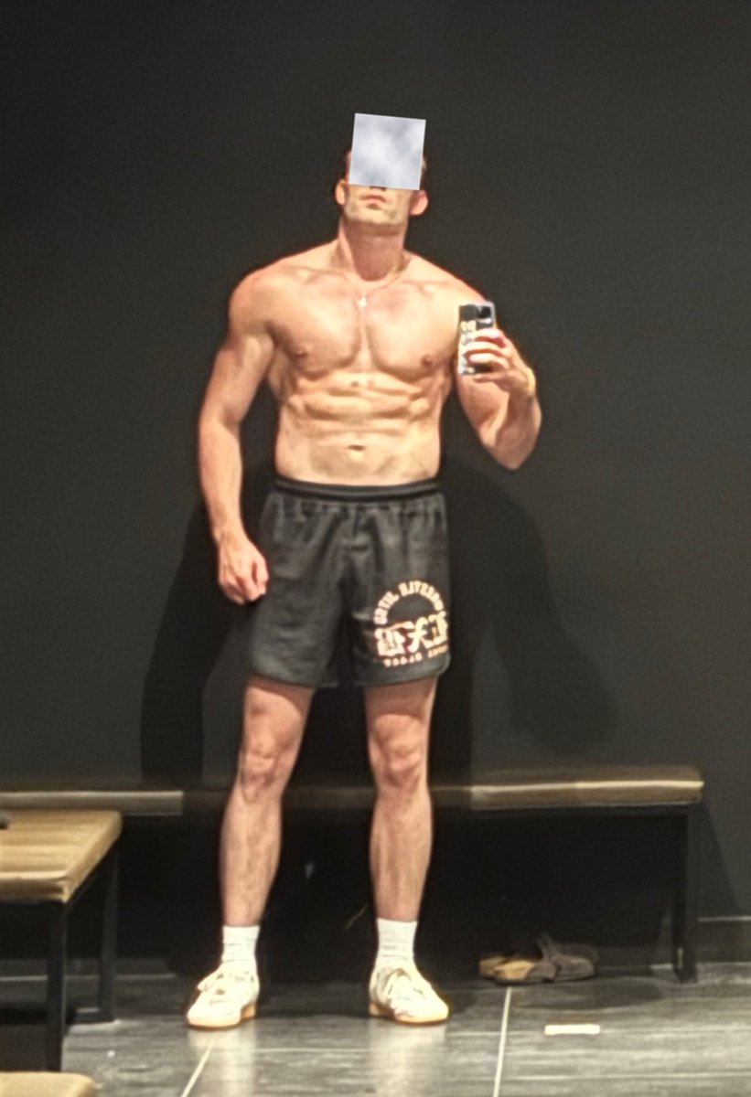 NvrLoseHQ's tweet photo. gotta gain mass

but have to admit being relatively peeled is fun for a bit

94kg, aiming back at 98kg+ https://t.co/Ms0WcWVI5R