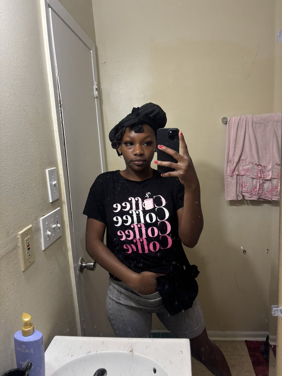 Bootbabybray's tweet photo. When he say he want a natural queen so I pull out the moomoo https://t.co/1Im0H3ty97