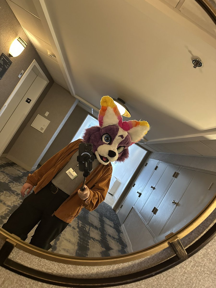 Raolcan's tweet photo. Come say hi if you’re at MAW :3 https://t.co/xgVKe0xqXY