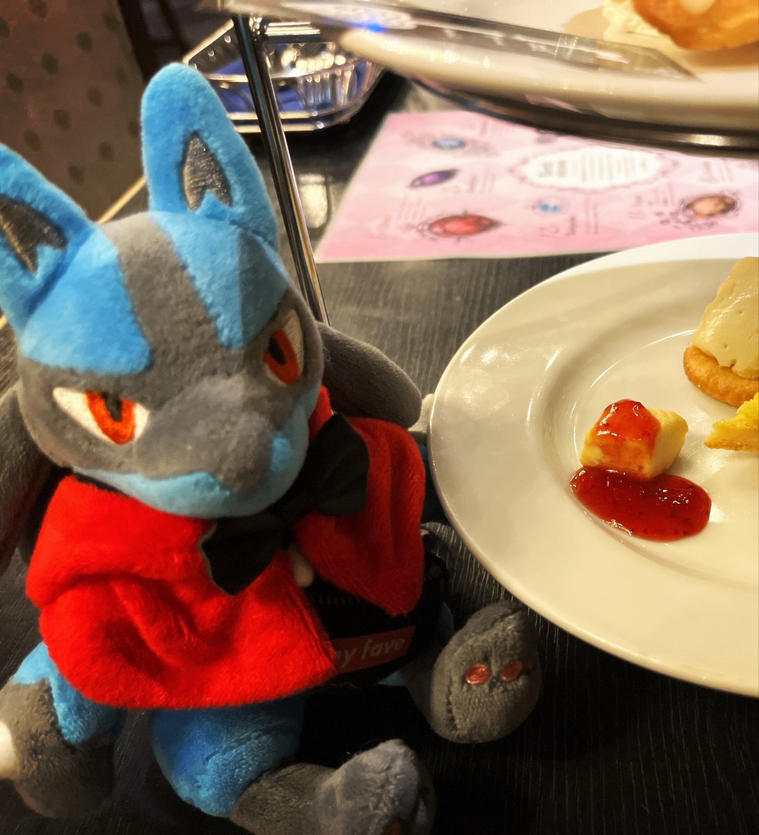 komarin05's tweet photo. @kiHana_ru70 FF外から失礼します
やはりSeriaかスリコで調達してます
そしてポケモンによっては着せることが難しいので、最悪1度服を軽く破壊して着せてから補修してます
ルカリオの手のトゲが邪魔で邪魔で… https://t.co/MYNKAuf2HG
