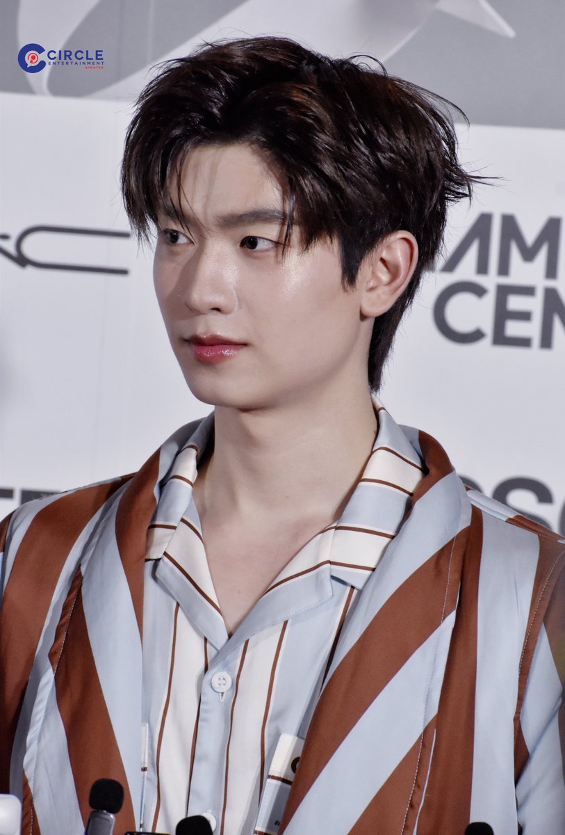 circle_update's tweet photo. ช่วงสัมภาษณ์ "โทมัส -ก้อง" ในงาน Siam Center BIFW 

THOMASKONG AT SIAM CENTER BIFW26
#SiamCenterBIFW2026xTHOMASKONG 
#ThomasKong #tthomastc #kongjiro
#SleepingcloudTH 

#SiamCenterBIFW2026 
#BIFW2026 #SiamCenter https://t.co/ShIDPwxvou