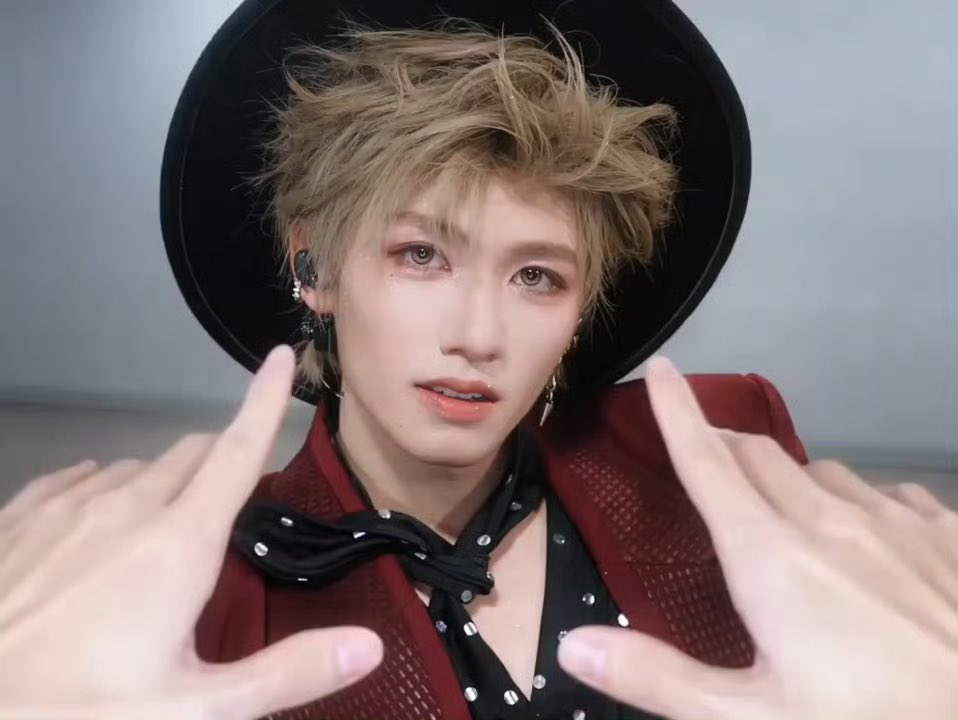 Johnobvb's tweet photo. 朱志鑫想让我的两只大手同时伸进烂逼里把子宫连同输卵管卵巢什么的好一大滩血肉全拽出来再进行体外受孕 
为什么不能体内？
答：受精卵着床猪宫后还没半个点就会被乱插的鸡巴捅掉了 
卖逼的妓女母猪想要个孩子方便产出奶水给客人喝卖个好价钱真是煞费苦心 拜金拜屌婊子 https://t.co/PzZpMjGXzn