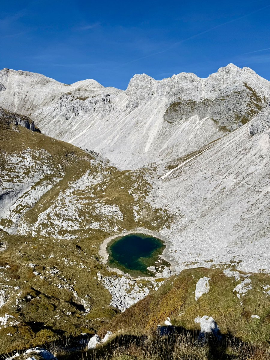 ExploringSlo's tweet photo. What a day! This was definitely one of the best days hiking so far on our 7-day trek in Slovenia and Croatia!
See details on our website - Trekking in Slovenian Mountains and Croatian Islands https://t.co/h7kv6cMNYO https://t.co/3RuvlpNMAP