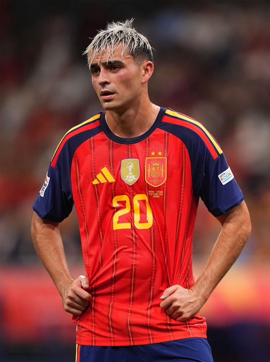 TouchlineX's tweet photo. ✨ Pedri against Czechia:

• 1 big chance created
• 3 key passes
• 1 shot
• 85 touches
• 70 passes
• 4 defensive contributions
• 5 recoveries
• 3 duels won
• 100% tackles won
• 100% long balls https://t.co/Nv4fBf7wR6