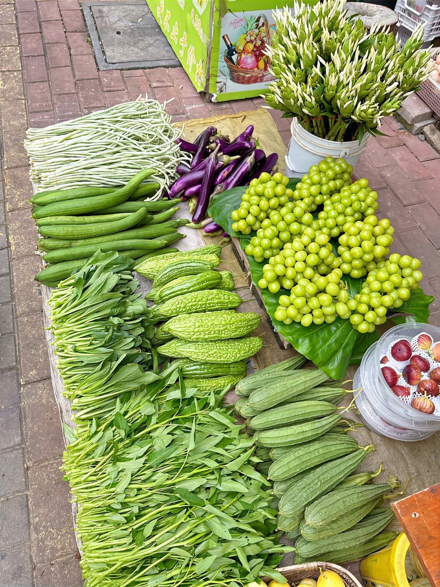 CiraTreptoj6's tweet photo. Fresh organic veggies u0026 cage-free eggs restocked at our farm stand today  Perfect for your weekend meal prep! https://t.co/mUBL1j4o7G