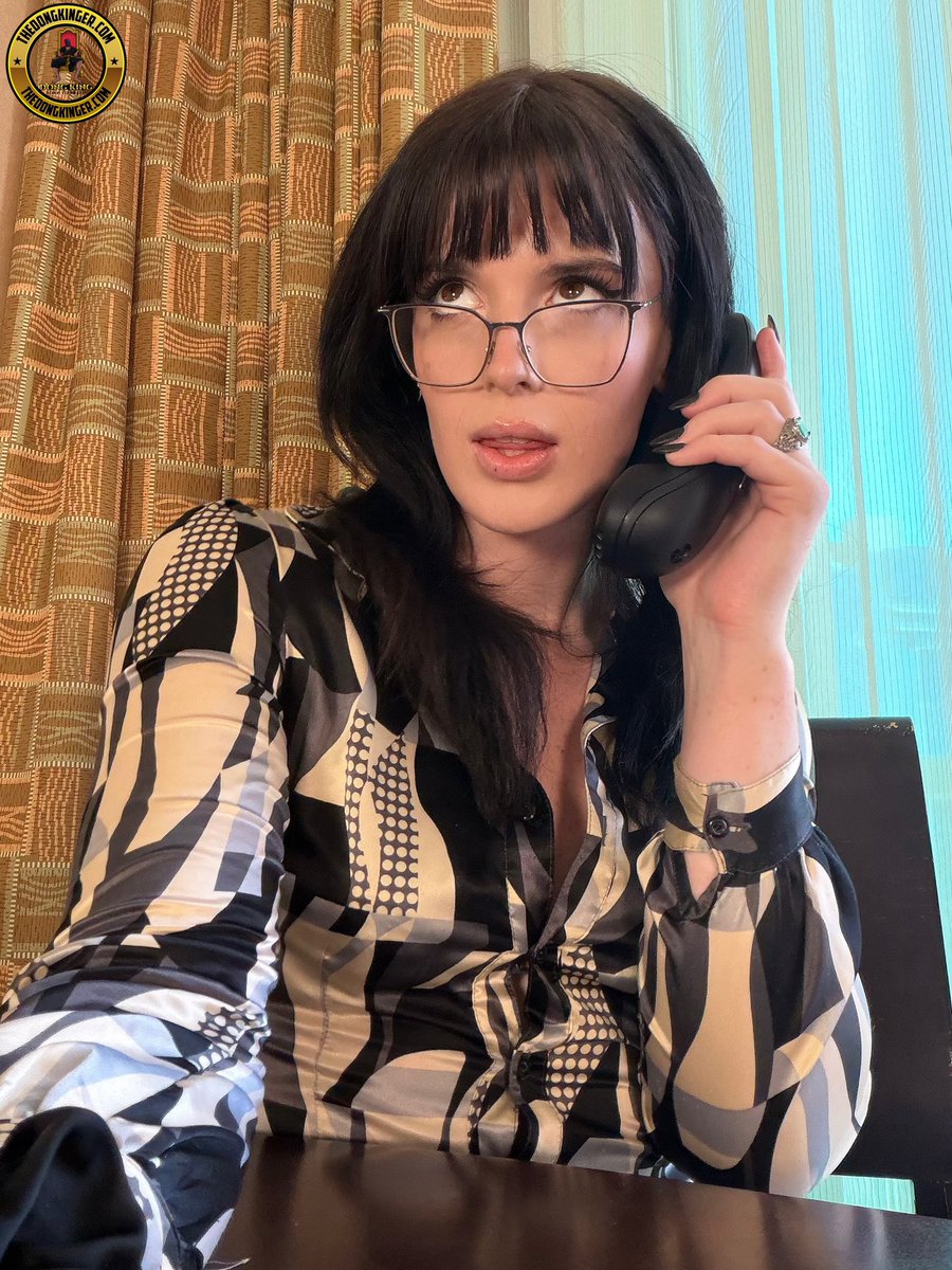 daddydongking's tweet photo. I employed a secretary

and put her straight to work https://t.co/4qrWSoeu8A