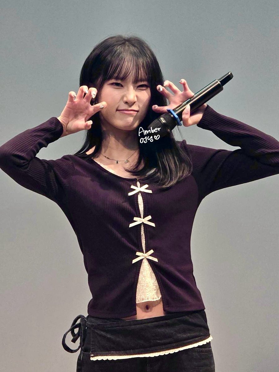 heartsforzoa's tweet photo. 261003 어레이즈

야옹~~😻😽
#루네디 #김지민 https://t.co/rigcCoom7P