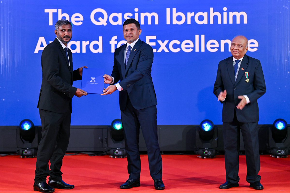 presidencymv's tweet photo. Vice President Uz @HucenSembe attends the Villa College’s Student Achievement Awards 2026, presenting the Qasim Ibrahim Excellence Award to postgraduate students in recognition of their academic achievements. https://t.co/glrJ20XMYW