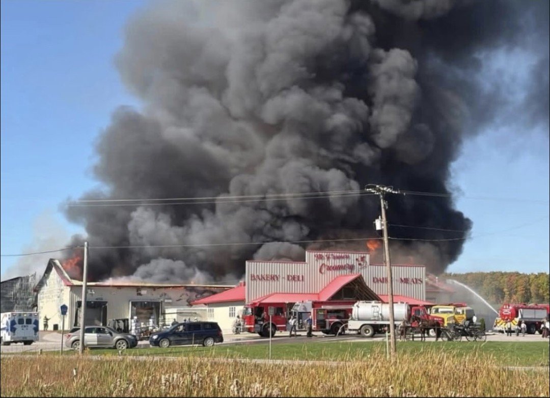 Kwardin2's tweet photo. The Creamery in Mio on M33 is burning.
😢 https://t.co/VuxhCDNWMe