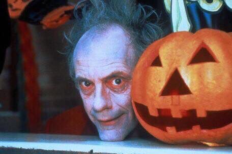 FilmNewsNos's tweet photo. 🎬🎃👻28 DAYS UNTIL HALLOWEEN!!!👻🎃🎬
#WhenGoodGhoulsGoBad (2001)
#Halloween #ChristopherLloyd
🎃👻🎃👻🎃👻🎃👻🎃👻🎃👻🎃👻🎃👻🎃 https://t.co/PJoZsjXJ0Y
