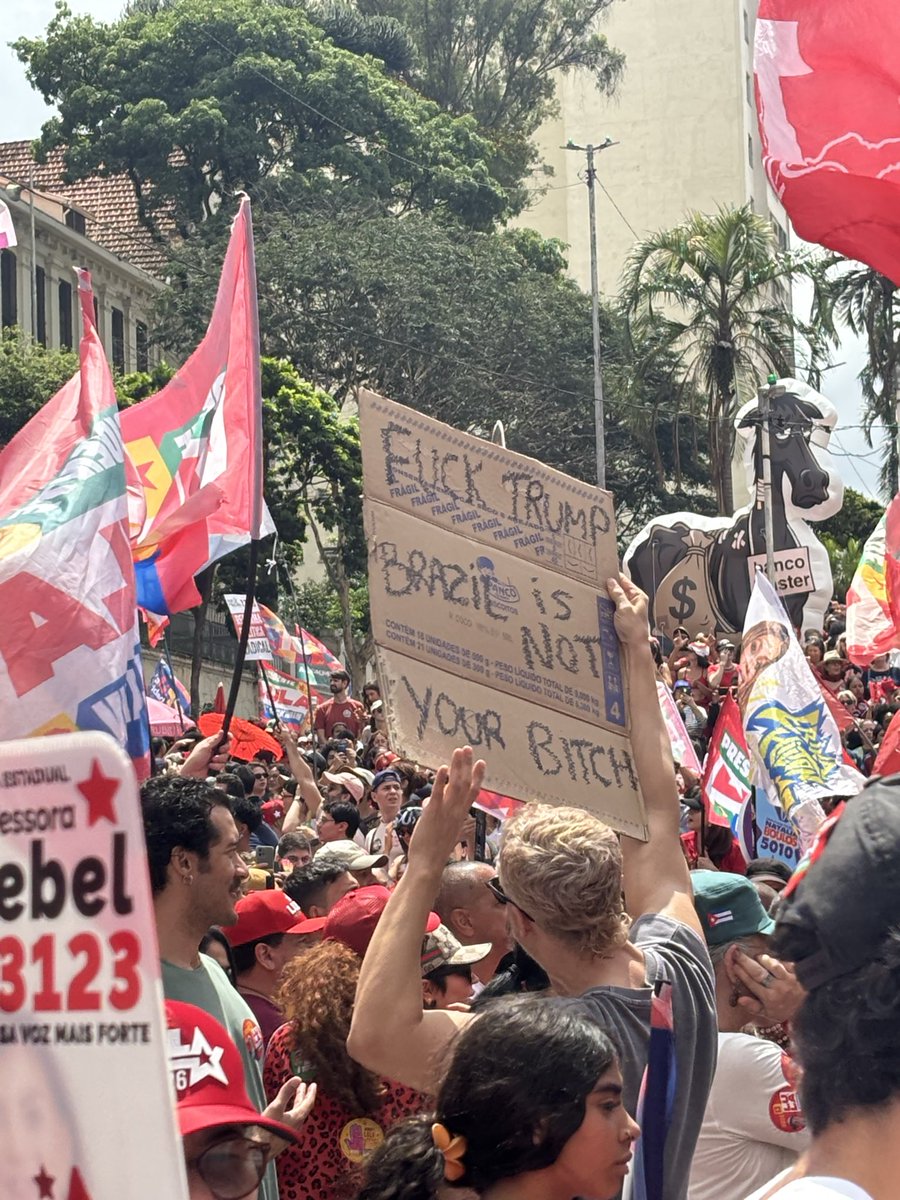 jjulialszx's tweet photo. De hoje na paulista❤️🌟
É Lula tetra no primeiro turno!!
#boralula https://t.co/0U1FU2NbpB