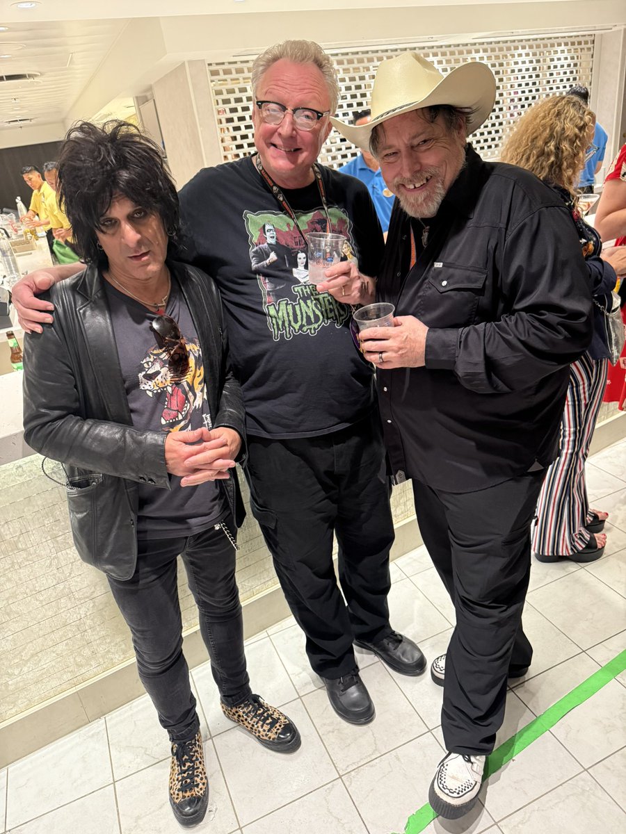 SteveConteNYC's tweet photo. Good times @ the bar w/ Billy Zoom of X & Danny B. Harvey on the Underground Garage Cruise, 2025. And good times yesterday on Bandcamp Friday! Thanks for the support y’all… ♥️
#BillyZoom #DannyBHarvey #UndergroundGarage #SteveConte #xtheband https://t.co/h8qeX28ZXA