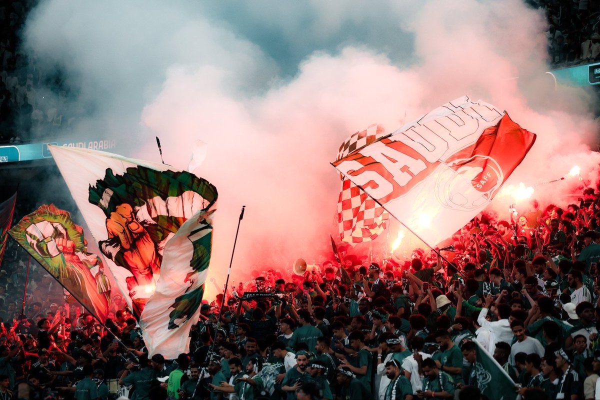 tiger_capo's tweet photo. الحمد لله على الفوز 🇸🇦💚

شكرًا من القلب لكل جماهير الوطن اللي حضرت وساندت وكانت خلف الأخضر ومبروك لنا جميعًا.. لكن المشوار ما انتهى باقي خطوة واحدة على البطولة.

الموعد القادم نبيها 60 ألف سعودي في المدرجات.. 60 ألف صوت وقلب يهزّ الملعب ويزف الأخضر للكأس بإذن الله. همّتكم معنا يا جمهور الوطن 🇸🇦

شكرًا لأبطالنا اللاعبين وللجهازين الفني والإداري.. كلنا معكم حتى النهاية.

وبإذن الله أفراح الوطن مستمرة.. والقادم موعد المدرج السعودي ليقول كلمته 🇸🇦💚