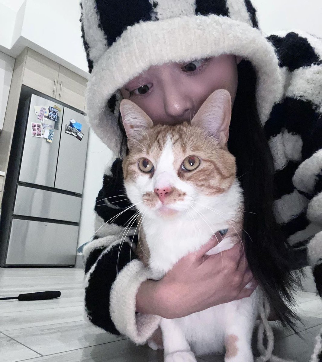 RosieJuxtaPosie's tweet photo. I miss manager-chan 🥹 https://t.co/TeQXwesrkp