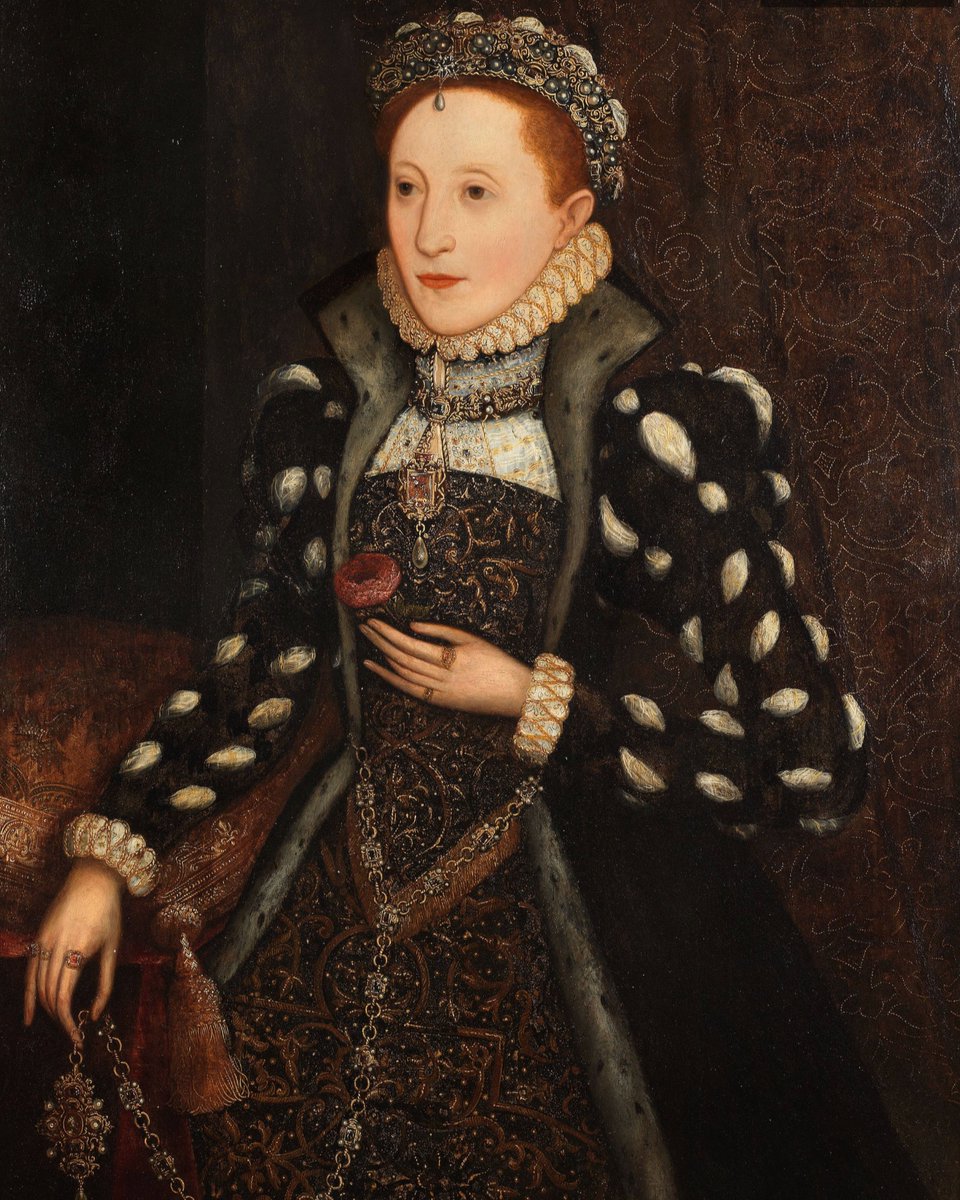 thedudleywomen's tweet photo. #OnThisDay in 1562, whilst in residence at #HamptonCourtPalace, #ElizabethI started to feel unwell. After unsuccessful attempts to 'shake off' her symptoms, by taking a bath and a 'bracing walk', the queen took to her bed with a fever, #smallpox being later diagnosed. #Tudors https://t.co/afAntzpq8L