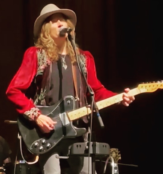 michellemaloner's tweet photo. Look at her… my Telecaster is my smart and strong child.  #stilltrue #livemusic #georgiamusic #georgiamusician #singersongwriter #michellemalonemusic https://t.co/C1vd40glLG