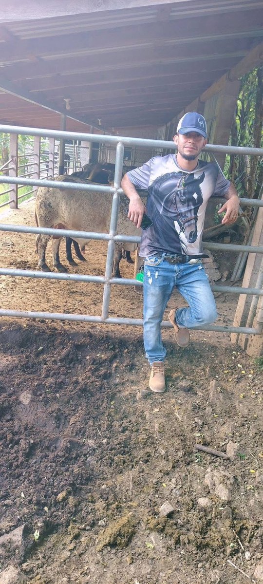 ChicoArisco's tweet photo. Hetero chalateco https://t.co/eyqsoovTCc