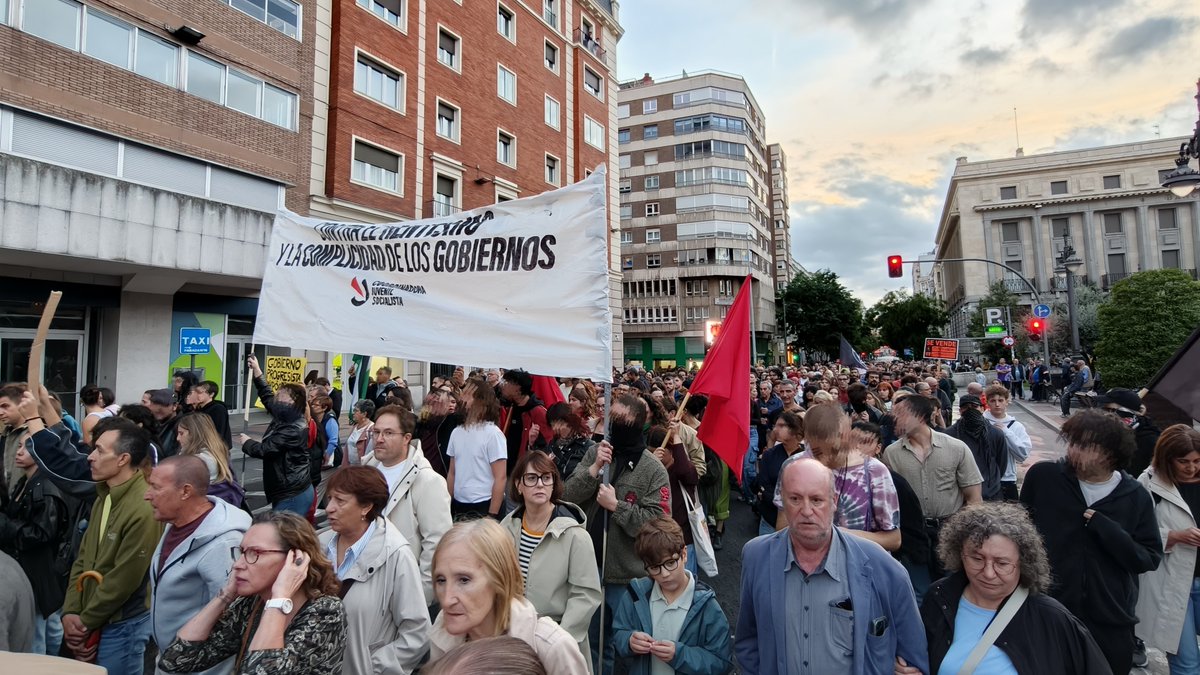 cjs_valladolid's tweet photo. Luchemos por la vivienda 
Luchemos por el socialismo 🚩 https://t.co/CVbHB7V8dS
