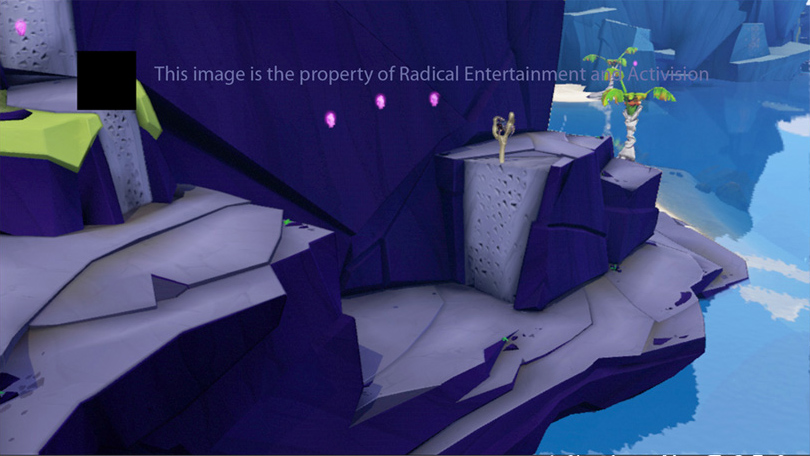 danyq94's tweet photo. On the left, Crash Landed. On the right, a beta version of Crash of the Titans from February 2007.
In both, we see the Mojo with a crystalline form, albeit with a different shape.
There’s a reason for this, and Landed was supposed to explain it all clearly. https://t.co/e6vED18aaV