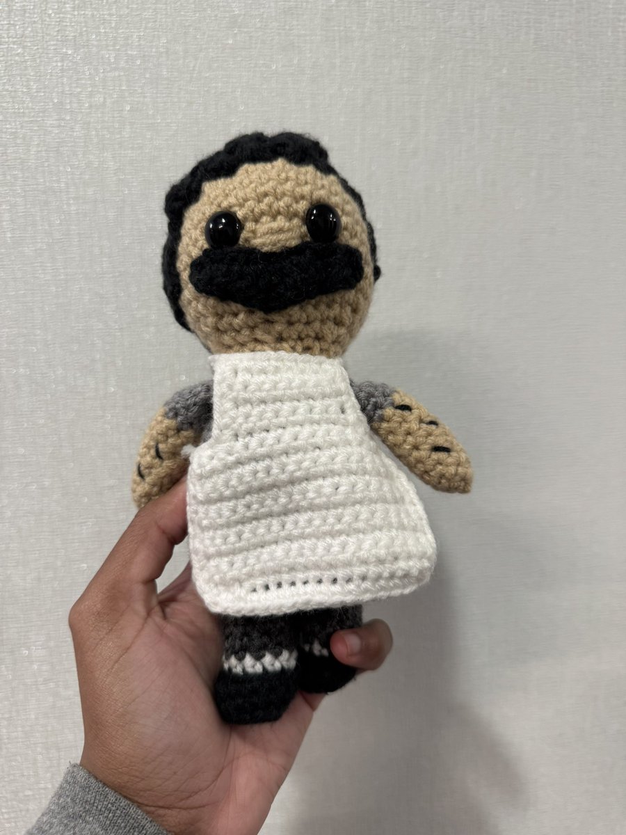 DijahSB's tweet photo. my aunt made me a bob 🥺 her website is live now she can crochet anything !!! 

https://t.co/YA1WAVHWI2 https://t.co/vdNlFRfch2