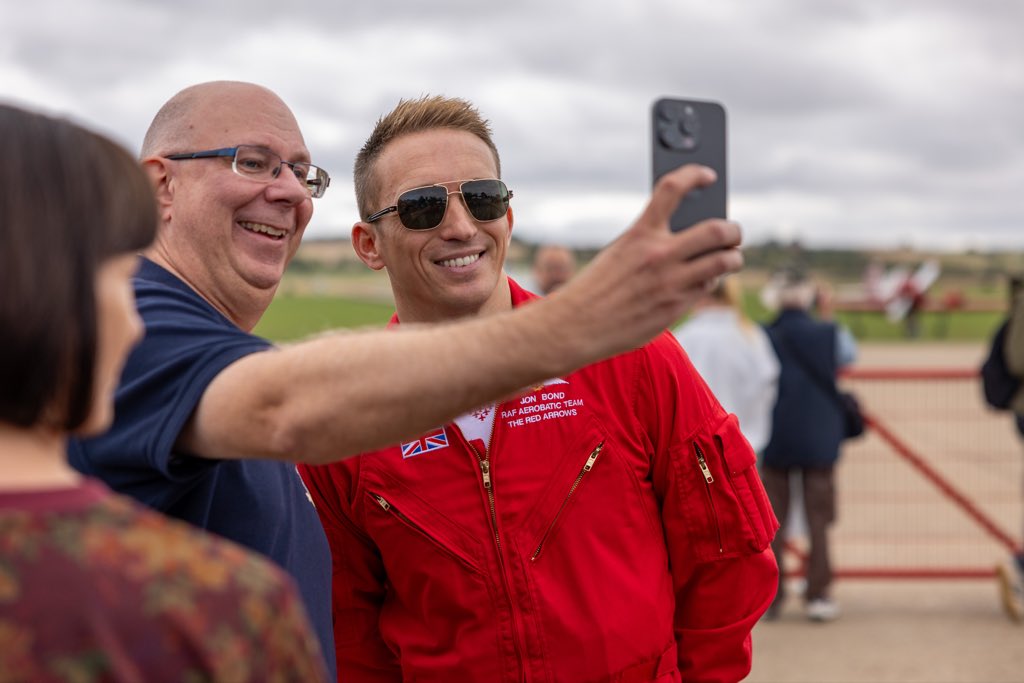 rafredarrows's tweet photo. A flying finale for display season 2026 at Duxford today - complete with sunshine, smiles and smoke 🔴⚪️🔵.

#RedArrows | #RAF | #Duxford | #Airshow https://t.co/hOvdhhQxNm
