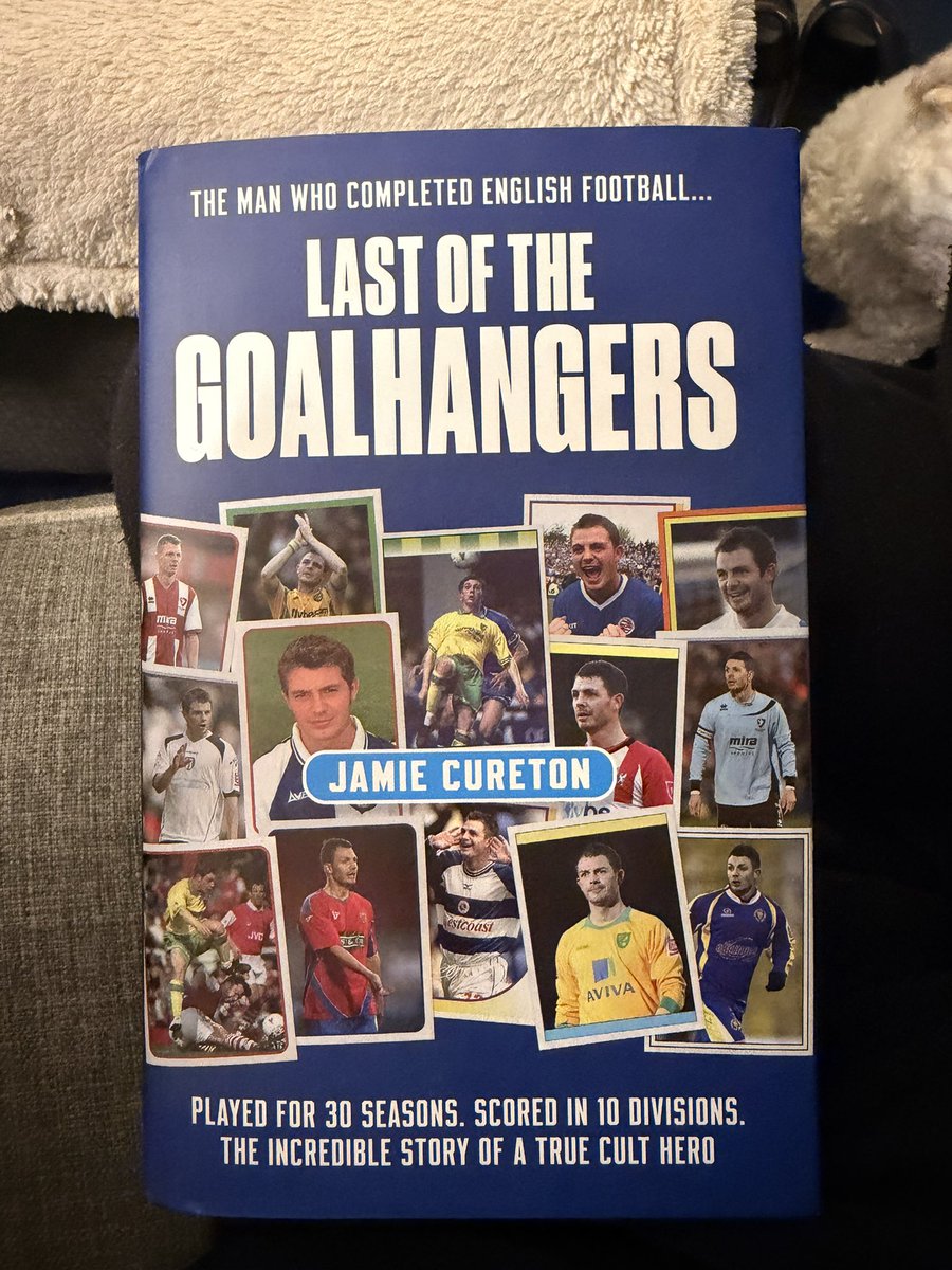 _OneBeer's tweet photo. @JamieCuro - this arrived during this afternoon’s (dire) #readingfc game against Bradford - god I wish we had a striker who had the balls to create chaos and shoot. 

Picked it up at full time, finished it at 2110. Football completed…thank you for the memories (and that goal) https://t.co/VyIHZ50TMf