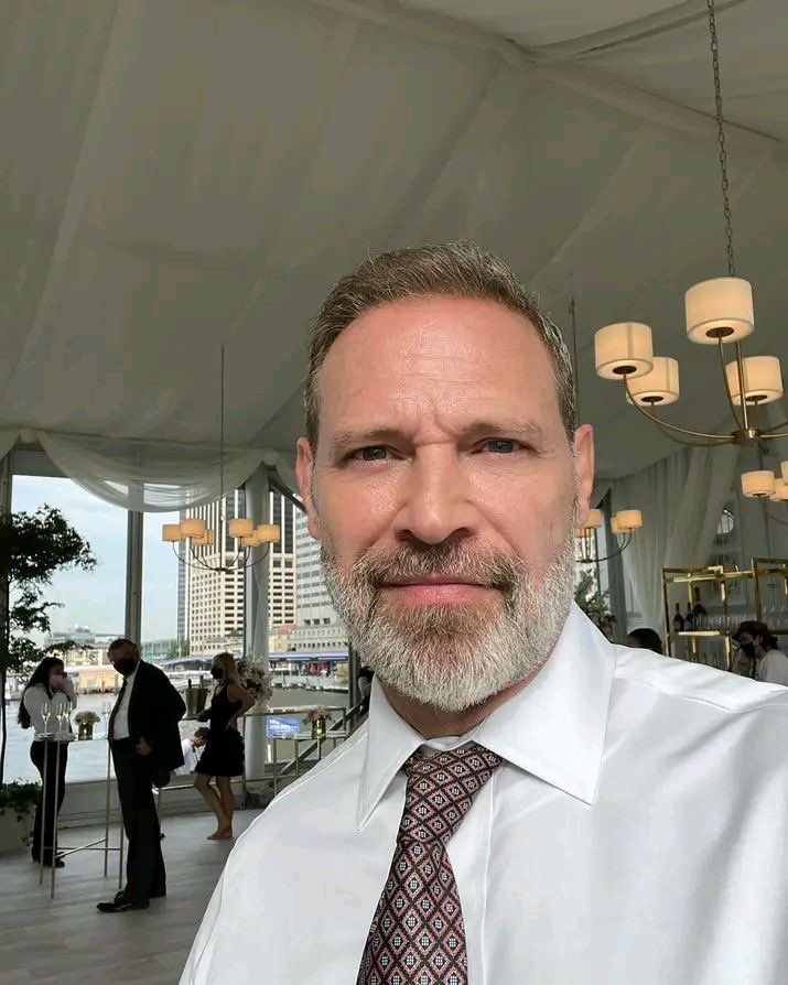 iamJimNewman's tweet photo. Grateful to be doing what I love and to be surrounded by talented people who make the process so special. https://t.co/Kc0lzhwjkg