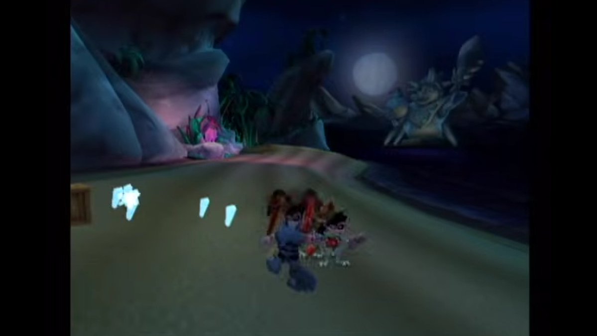 danyq94's tweet photo. On the left, Crash Landed. On the right, a beta version of Crash of the Titans from February 2007.
In both, we see the Mojo with a crystalline form, albeit with a different shape.
There’s a reason for this, and Landed was supposed to explain it all clearly. https://t.co/e6vED18aaV