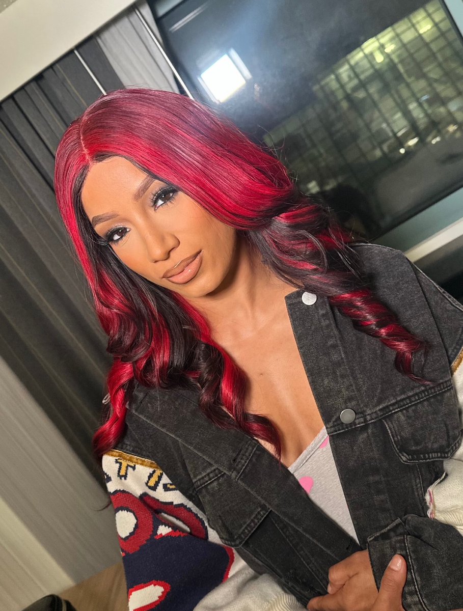 VaquerBnks's tweet photo. 📸 _makeupnheels_ https://t.co/XnkOjI3UHA