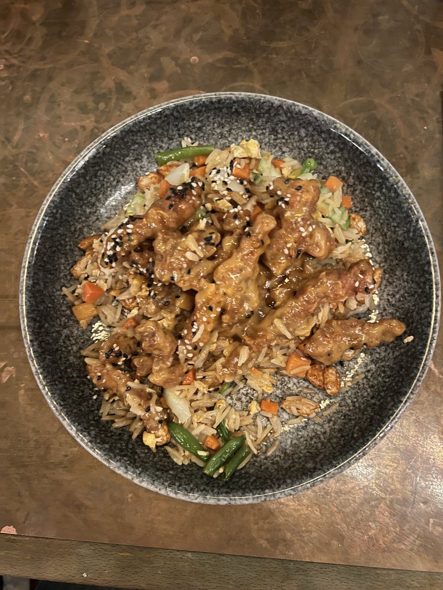 mychemruby's tweet photo. bottomless- bang bang chicken cal estimate considering how much i ate???? (had no cals on menu D:) but infinite cals on spiced rum anyway https://t.co/xEyXl1whSs