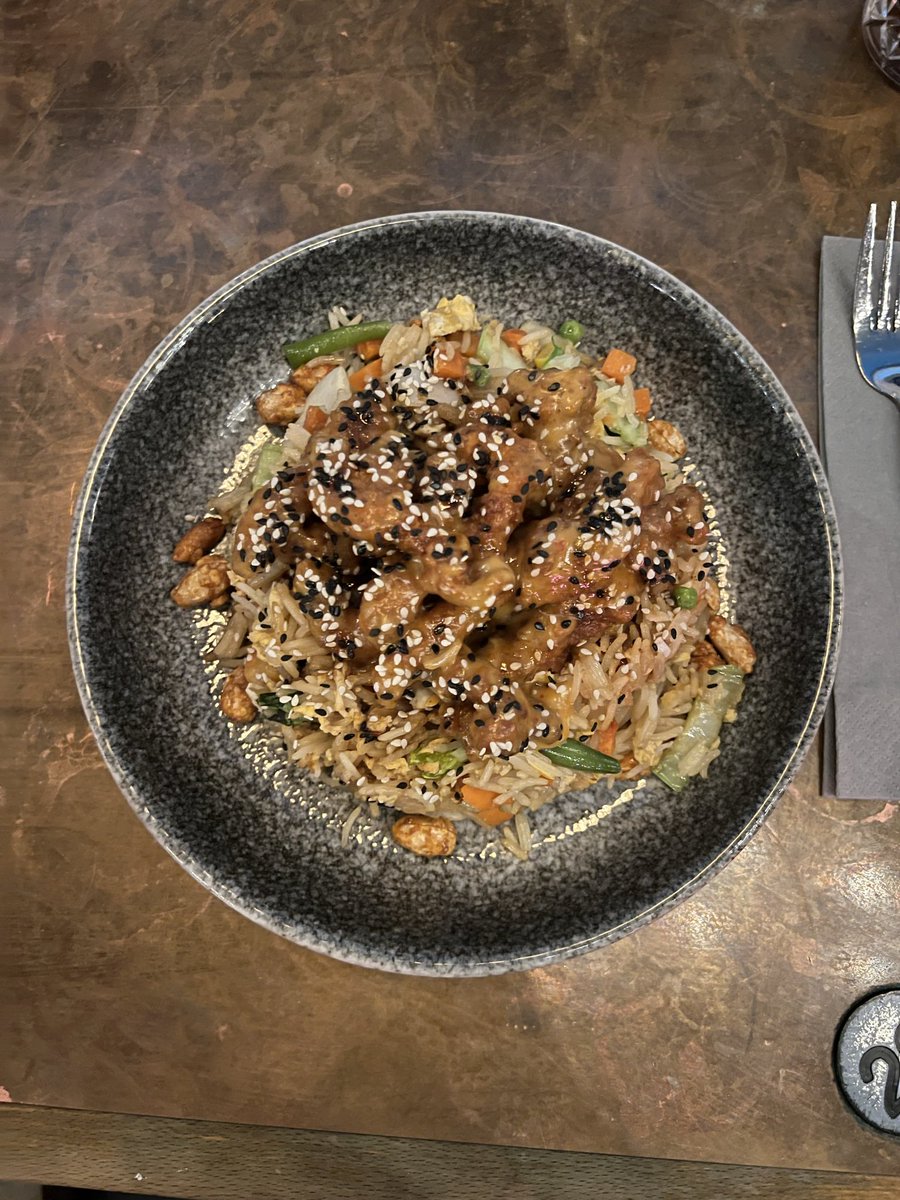 mychemruby's tweet photo. bottomless- bang bang chicken cal estimate considering how much i ate???? (had no cals on menu D:) but infinite cals on spiced rum anyway https://t.co/xEyXl1whSs