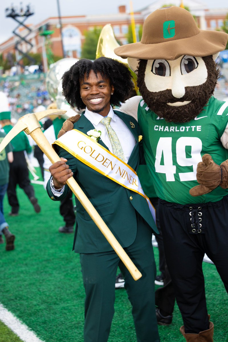 unccharlotte's tweet photo. A golden moment for Dacien Montford. ✨ Congratulations to this year's Golden Niner! 🤙🎉 https://t.co/bUKtyM4aa5