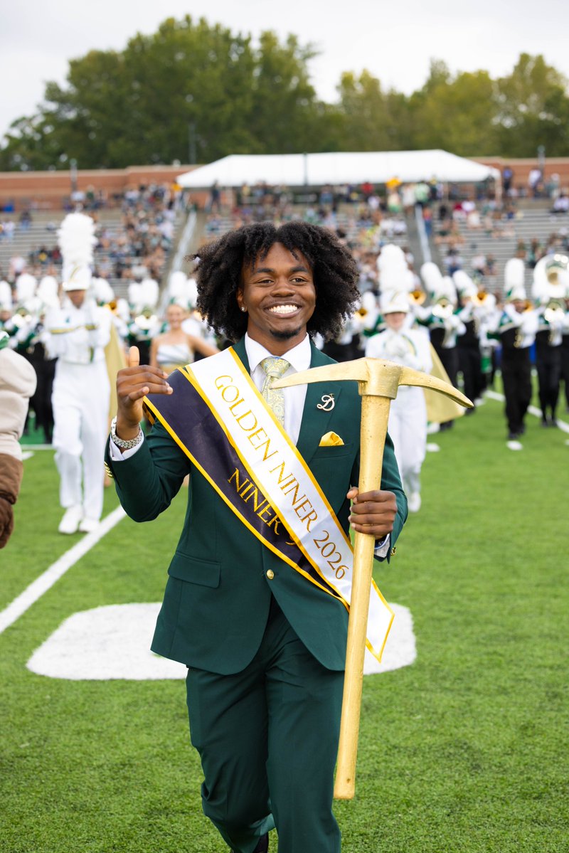 unccharlotte's tweet photo. A golden moment for Dacien Montford. ✨ Congratulations to this year's Golden Niner! 🤙🎉 https://t.co/bUKtyM4aa5